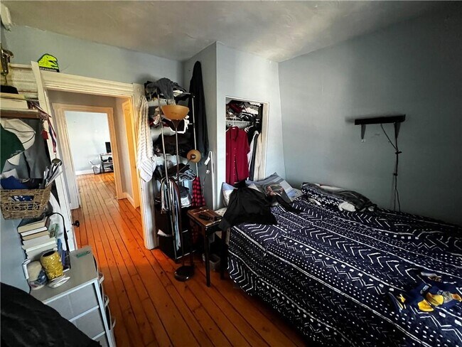 Building Photo - 235 Spring St