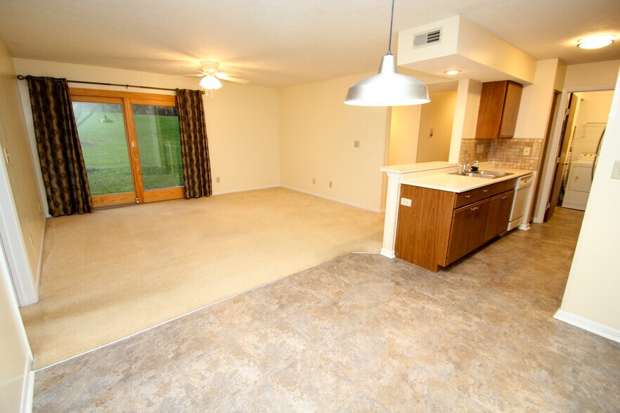 Building Photo - 1431 Hollow Run