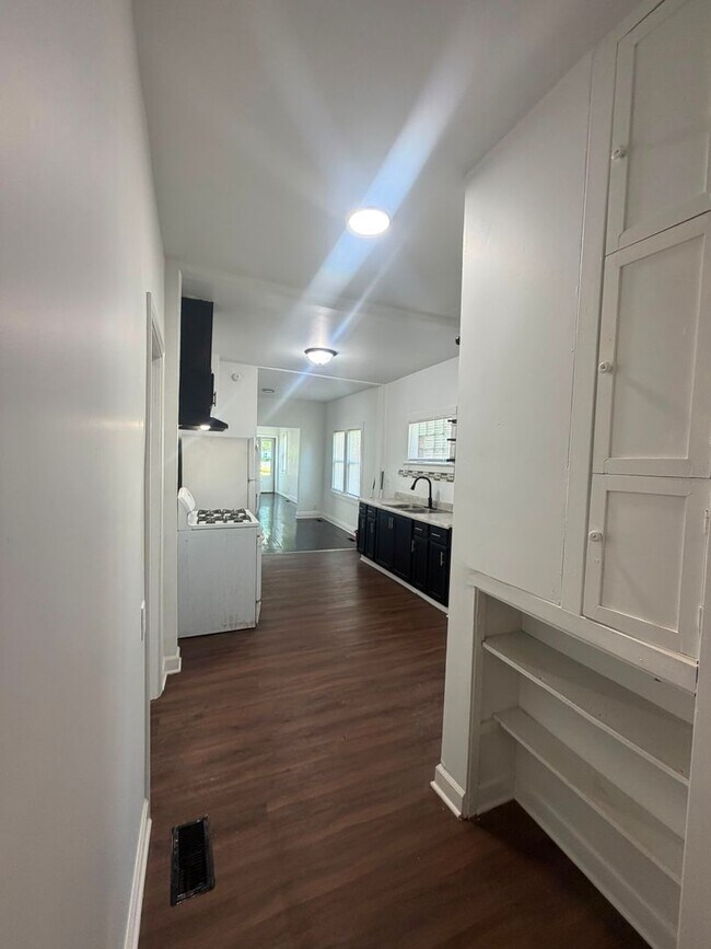 Building Photo - Newly Renovated 3 Bedroom • 1 Bathroom Home