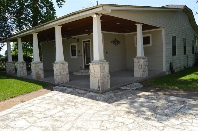 Building Photo - 1410 Field Store Rd