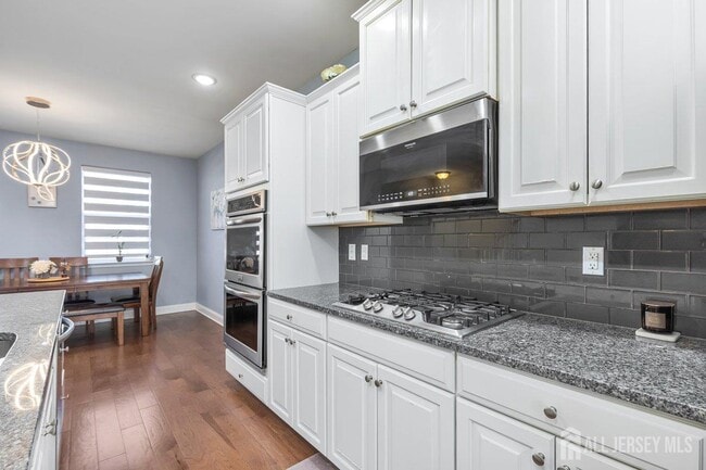 Building Photo - 1302 Hights Farm Rd N