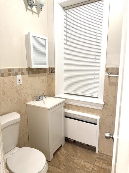 Building Photo - 1700 Kennedy Blvd