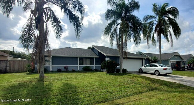 Primary Photo - 662 Castaways St NE