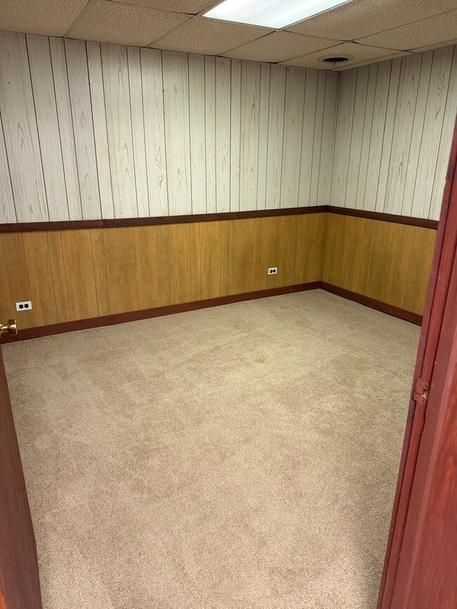 Building Photo - 3002 Cemetery Dr