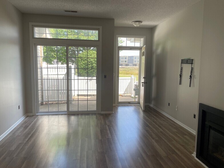 Building Photo - 15503 Garnet Way