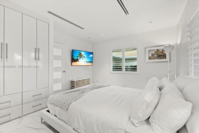 Building Photo - 12930 Oleander Rd