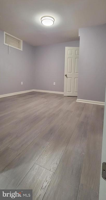 Building Photo - 15549 N Oak Ct
