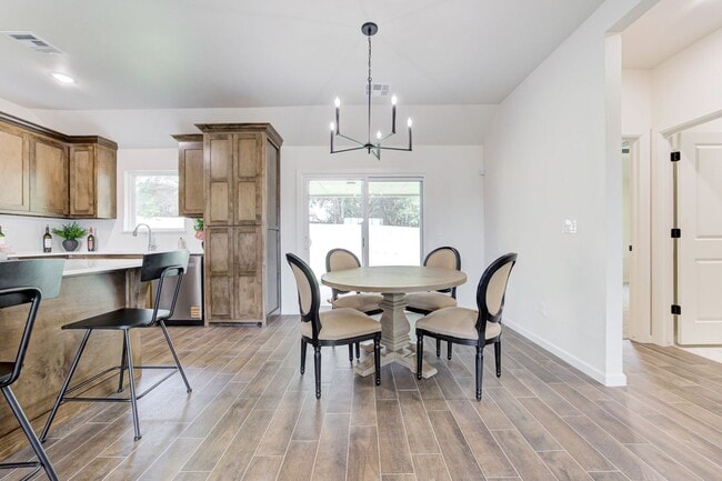 Building Photo - Brand New Home In Noble!