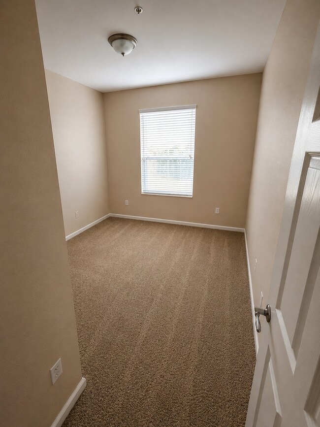 Building Photo - 3338 Robert Trent Jones Dr