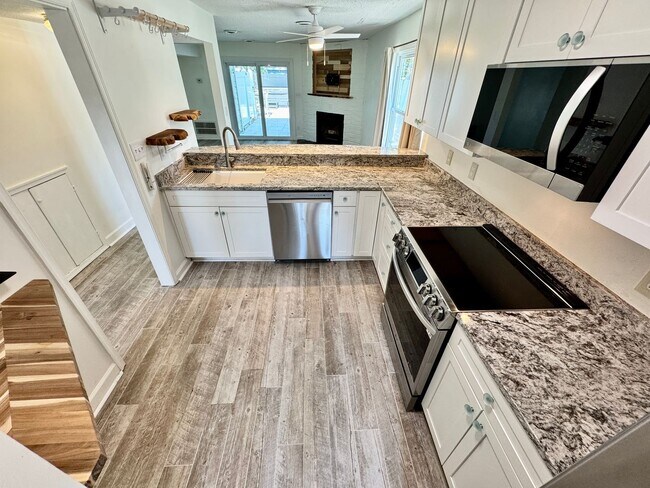 Building Photo - Ready NOW! A Custom Townhouse-Style Duplex Blocks to the Beaches! Fenced Yard - Hot Tub - Pet Fri...
