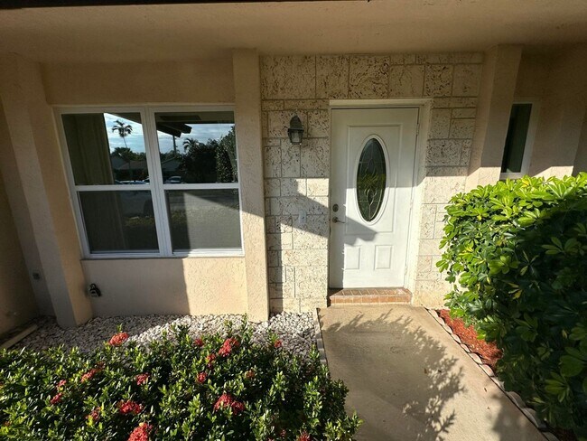 Building Photo - 3291 SW 4th St