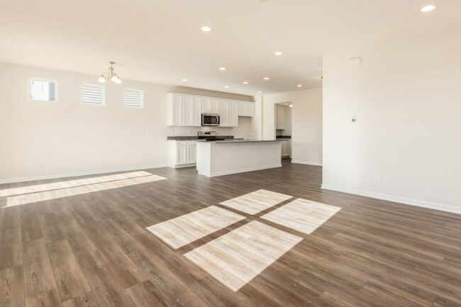 Building Photo - 317 Raccoon Ave