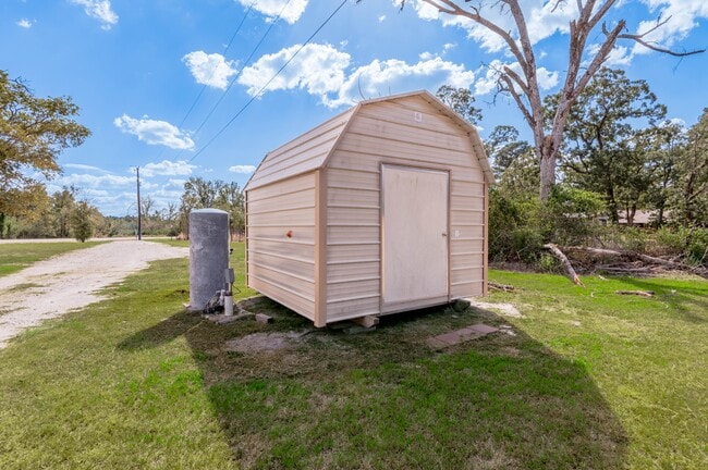 Building Photo - 30 Allen Rd