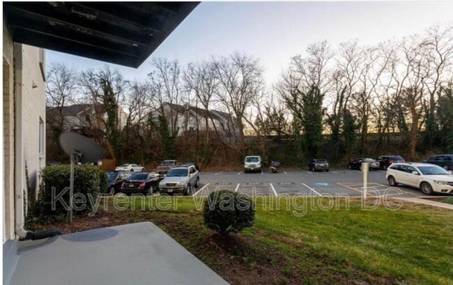 Building Photo - 1001 Chillum Rd
