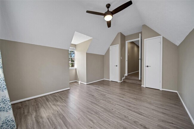 Building Photo - 23111 Red River Dr