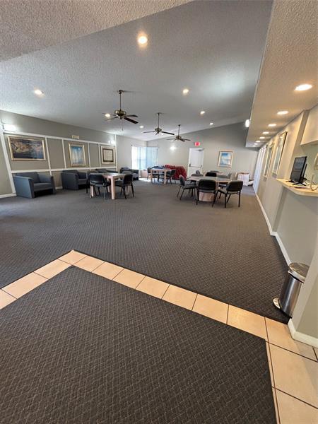Building Photo - 2660 Carambola Cir N