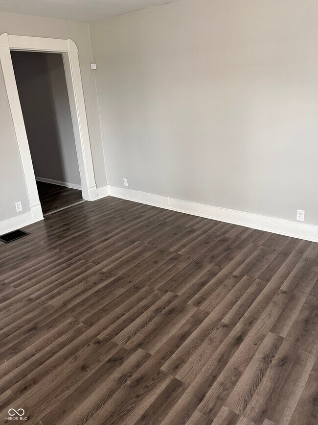 Building Photo - 1944 Shelby St