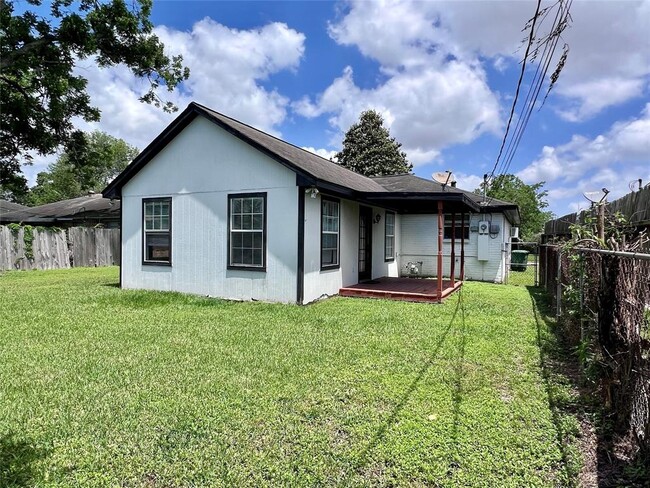 Building Photo - 9838 Tiltree St