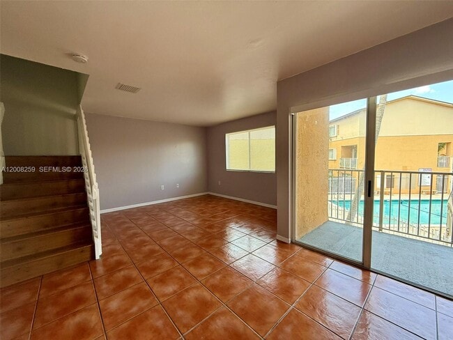 Building Photo - 6235 SW Kendale Lakes Cir