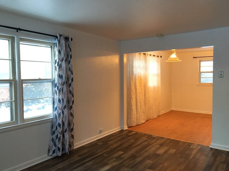Building Photo - 1515 Kensington Dr