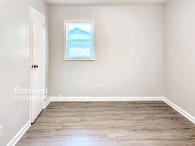 Building Photo - 8249 Kendrick Rd