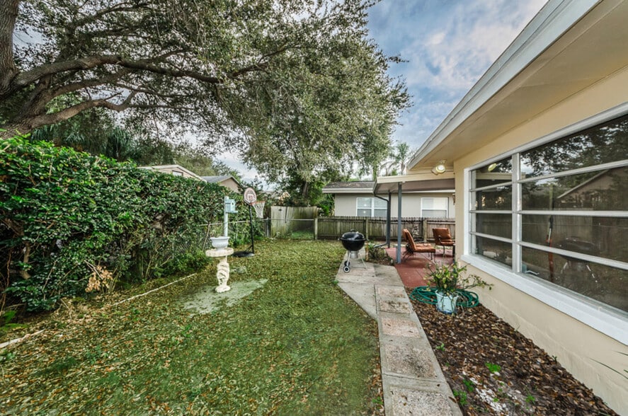 Building Photo - 245 Bel Forest Dr