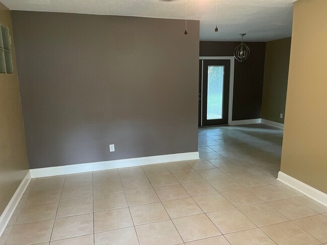 Building Photo - 2601 Rippee Rd