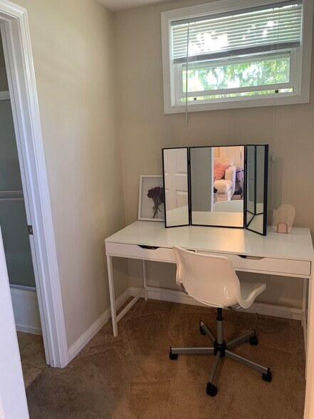 Dressing Area - 2909 Alhambra Ave