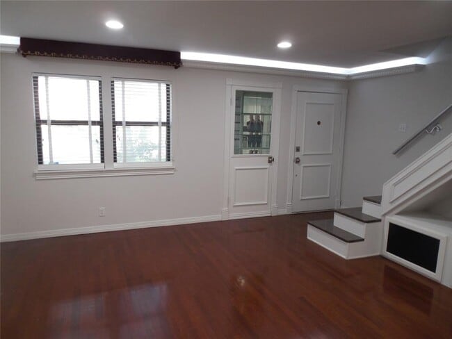 Building Photo - 3501 Greystone Dr