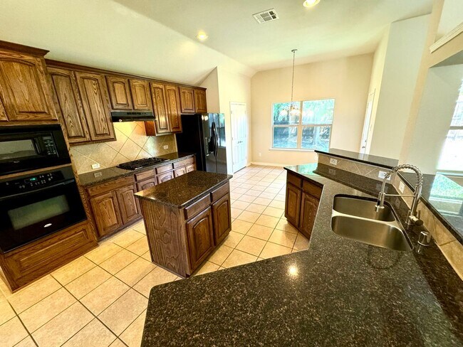 Building Photo - 1703 Stonewick Dr