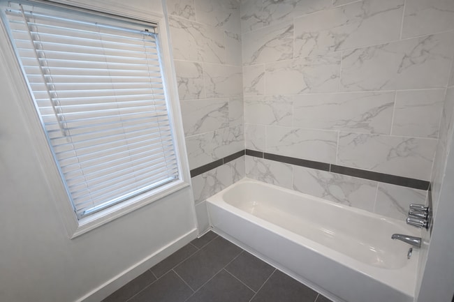 Building Photo - 2 Bedroom Single Family Home w/ Private Fenced Yard | Point Breeze