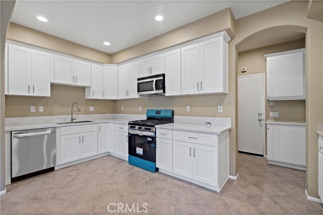 Building Photo - 18 Moonstone