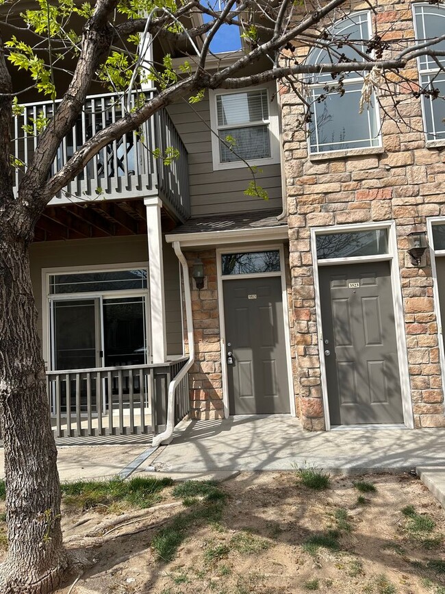 Primary Photo - Mountain View Condo