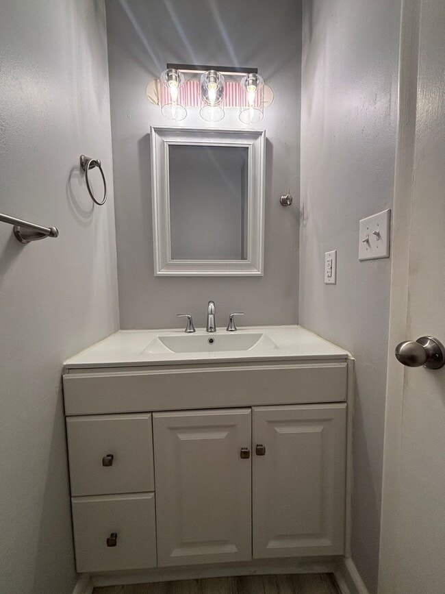 Building Photo - 7203 Woods Crossing Dr