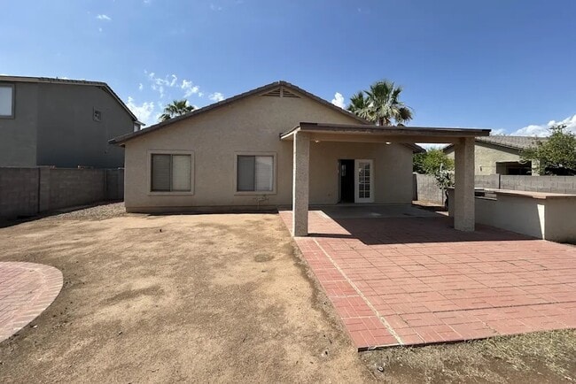 Building Photo - 1534 W Saint Anne Ave