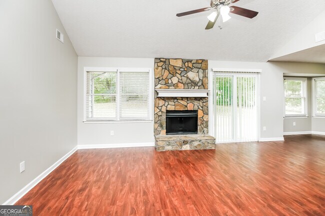 Building Photo - 120 Hearth Way