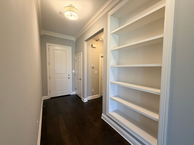 Building Photo - This home will go fast!! Super clean and ready for new tenant!