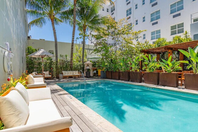 Building Photo - 1701 Alton Rd