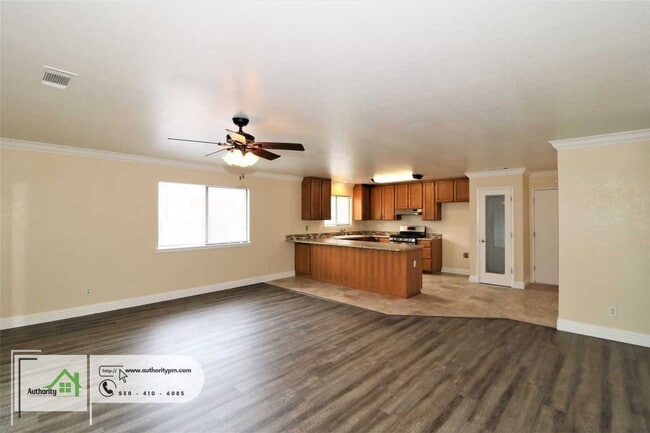 Building Photo - 3712 Canterbury Dr