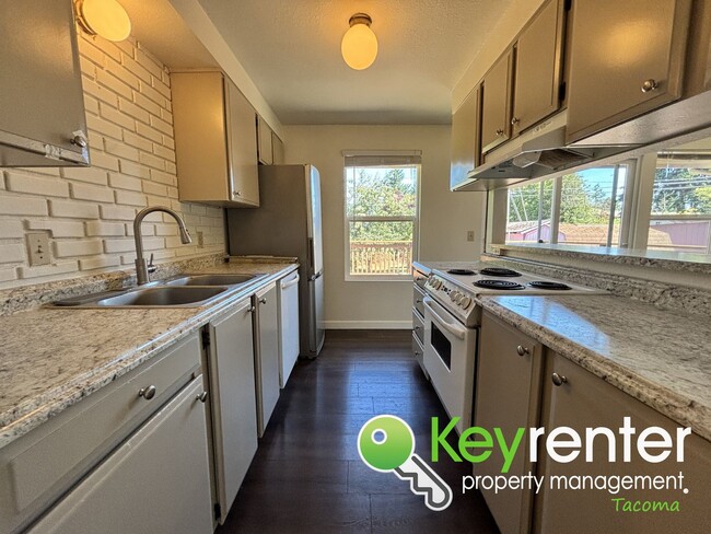 Building Photo - North Tacoma home located in Cul-De-Sac an...