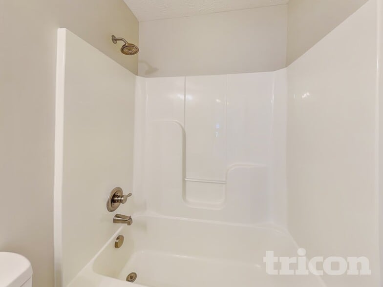 Building Photo - 1616 Broad Cir