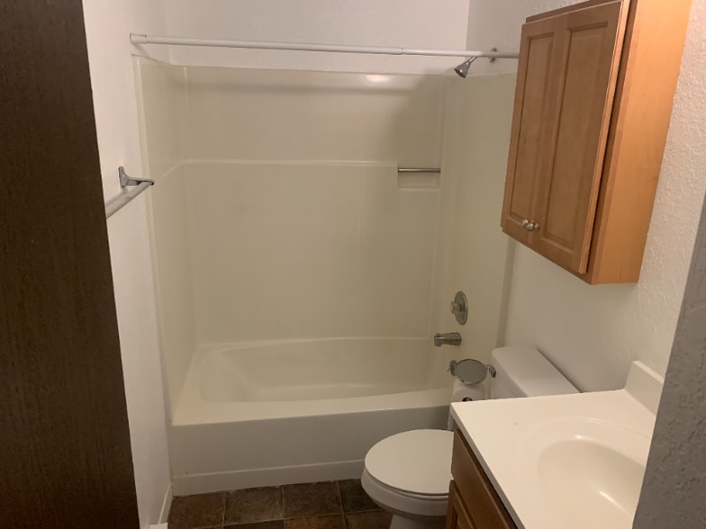 Building Photo - 2215 9th Ave