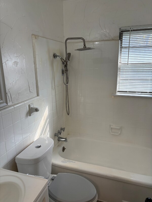 Building Photo - 4524 Utah Ave