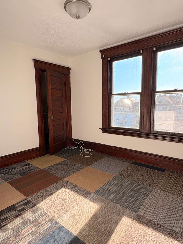 Building Photo - 331 Chestnut St