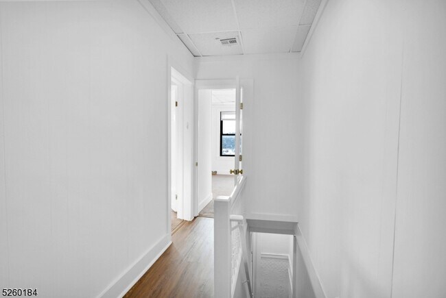 Building Photo - 38 Morris St