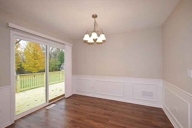 Building Photo - 1191 Meadow Ln