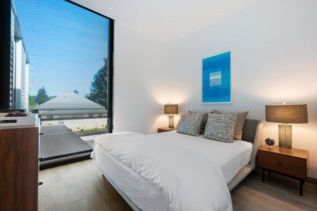 Building Photo - 214 Tucker St