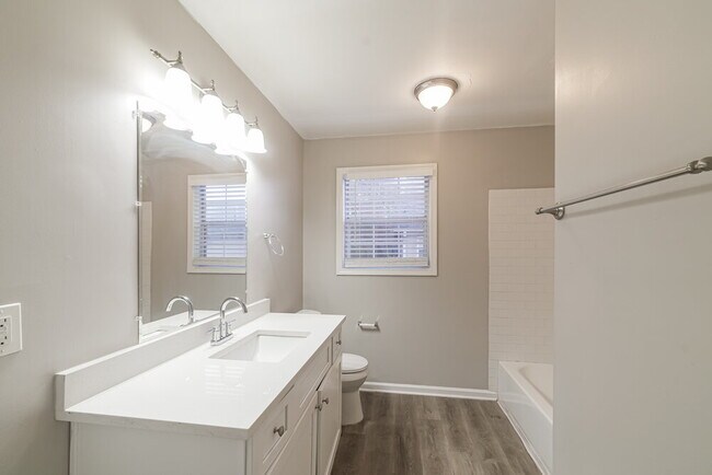 Building Photo - 412 Ivy Crest Dr