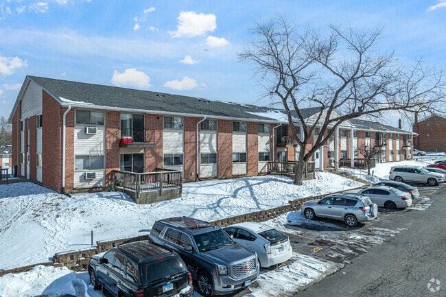 Alternate Image - Emerald Hills Condominiums