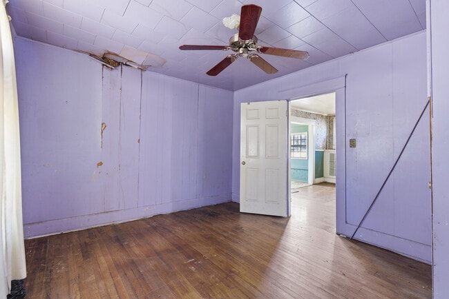 Building Photo - 3332 Walnut Ave SW